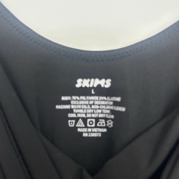 Skims Fits Everybody Square Neck Bodysuit - Picture 6 of 6